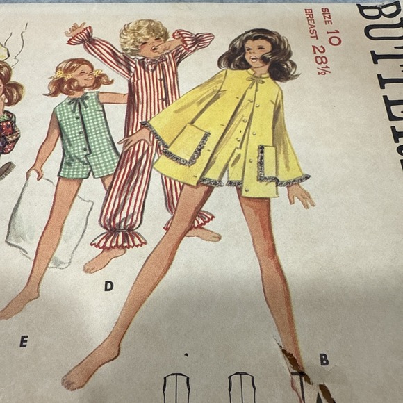 VTG 70s Butterick 5499 Girls Robe Nightgown Pajamas 10 CUT Sleepwear Cottagecore - Picture 3 of 13